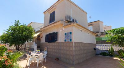 Villa - Sale - Torrevieja - Torrevieja