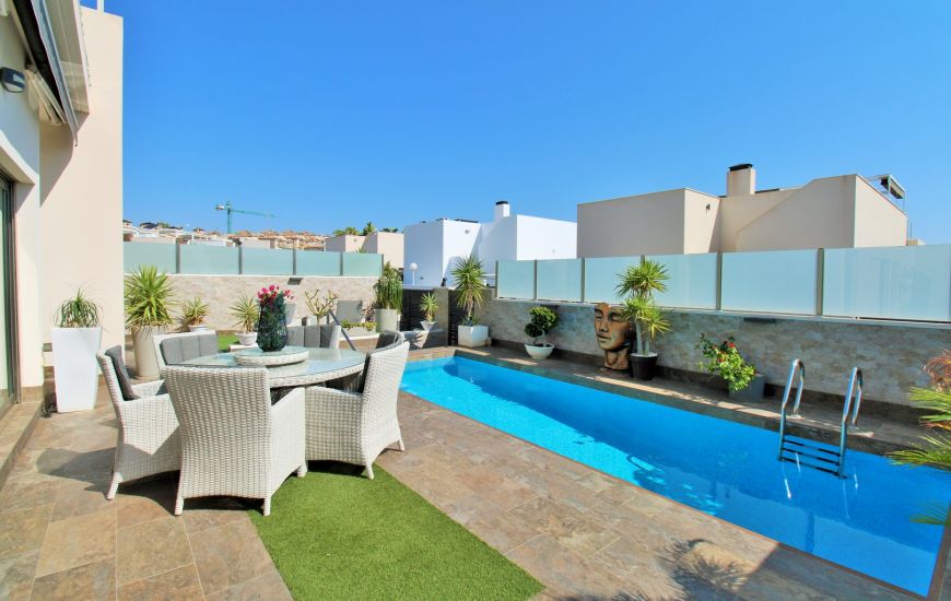 Sale - Villa - Villamartin