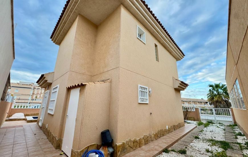 Venta - Villa - Torrevieja