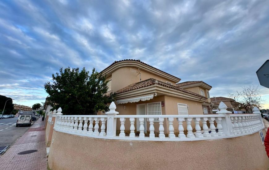 Venta - Villa - Torrevieja