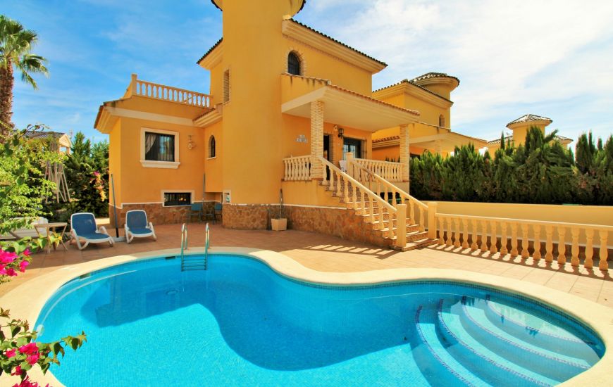 Sale - Villa - Villamartin