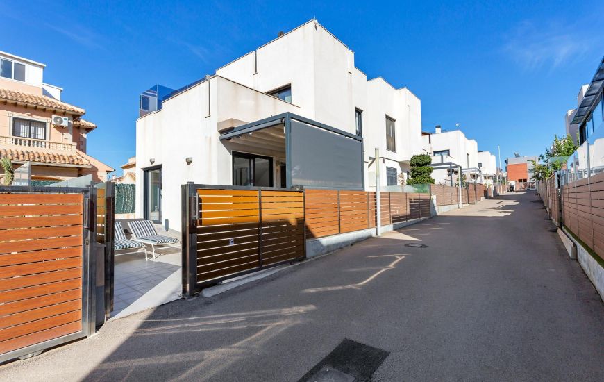 Sale - Villa - Torrevieja