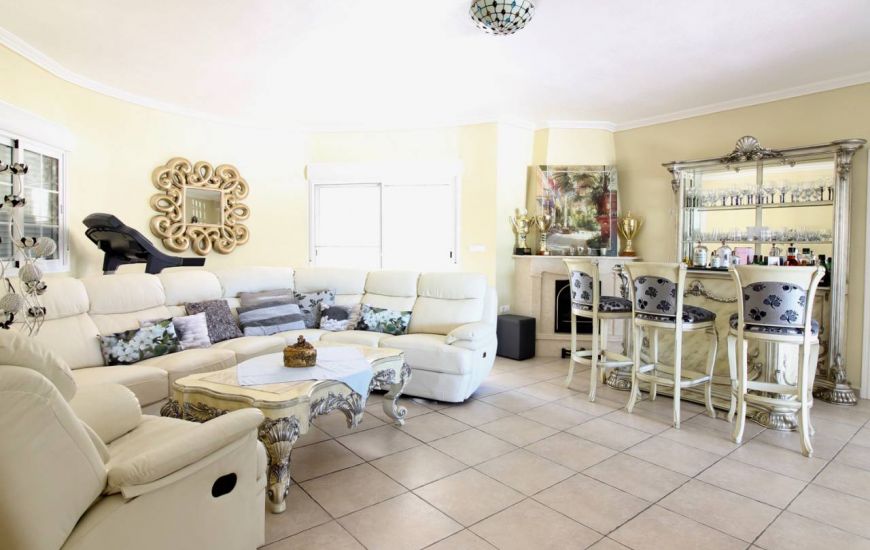Sale - Villa - Daya Nueva