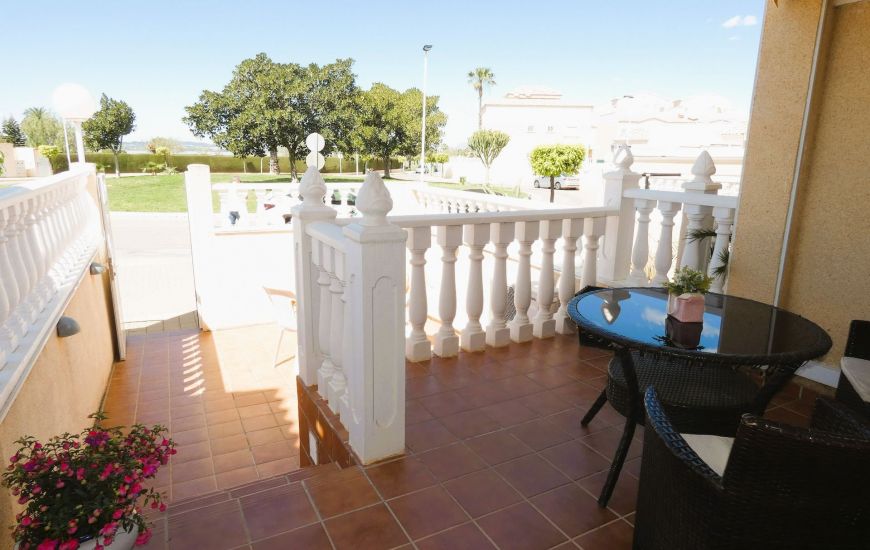 Sale - Link-Detached Villa - Torrevieja
