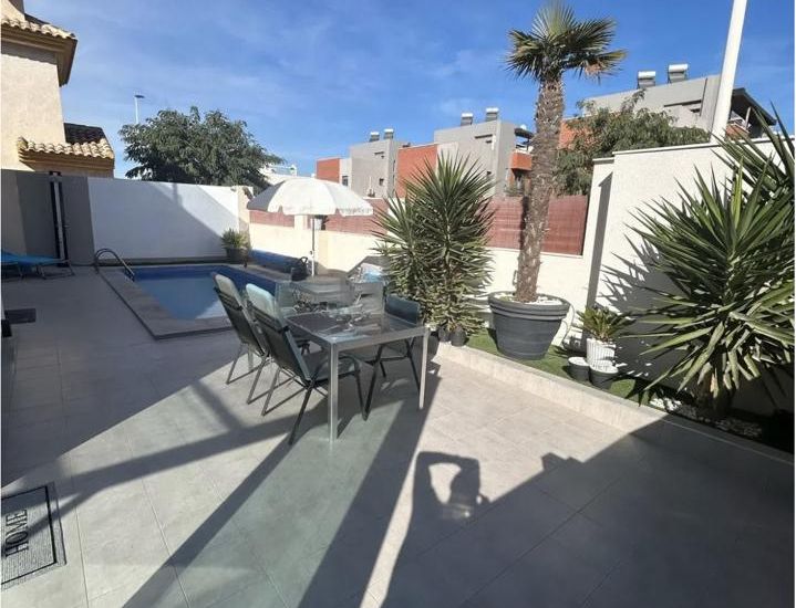 Sale - Villa - Torrevieja
