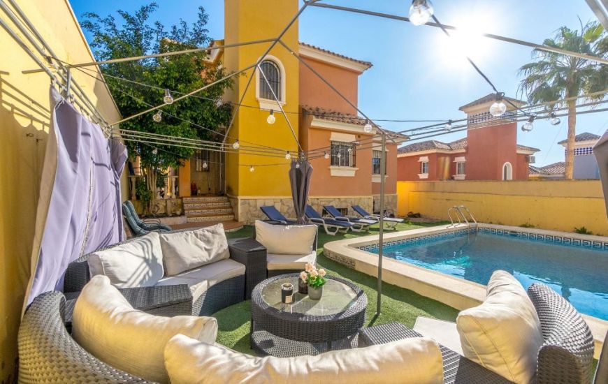 Sale - Villa - Villamartin