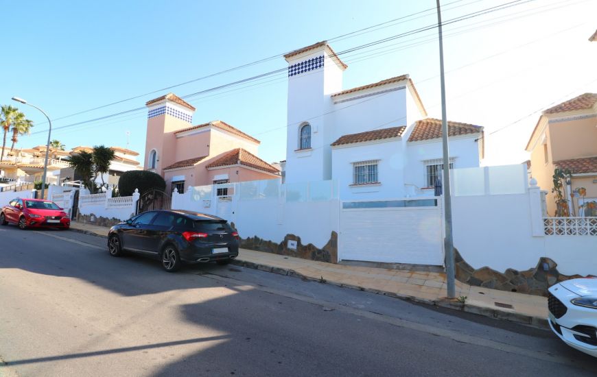 Sale - Villa - Orihuela Costa