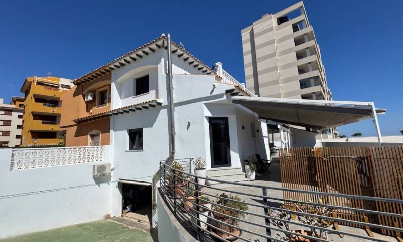 Sale - Apartments - Punta Prima