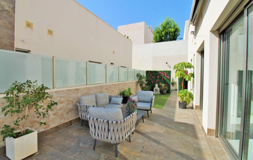 Sale - Villa - Villamartin