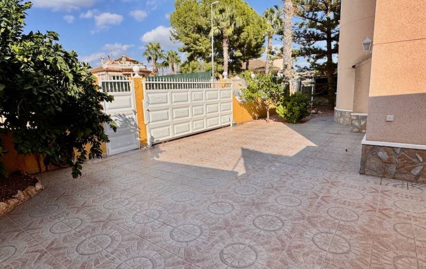 Sale - Villa - Benferri