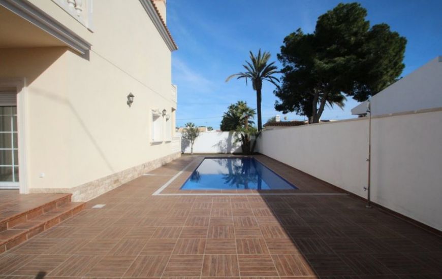 Sale - Villa - Orihuela Costa