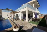 Sale - Villa - Cox