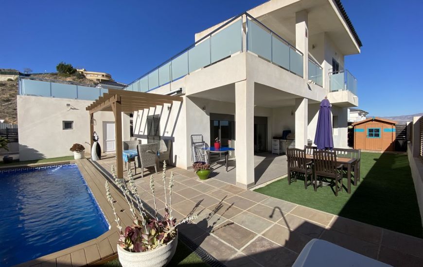 Sale - Villa - Cox