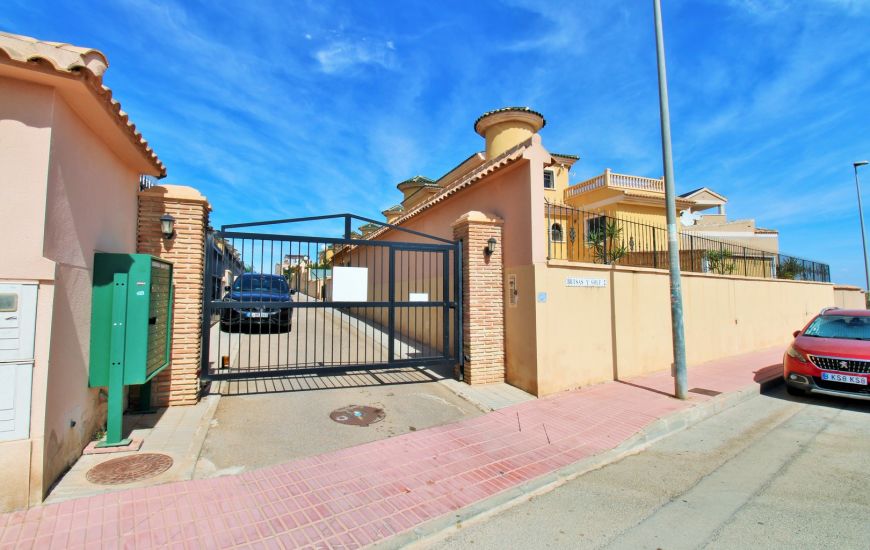 Sale - Villa - Villamartin
