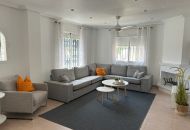 Sale - Villa - El Raso