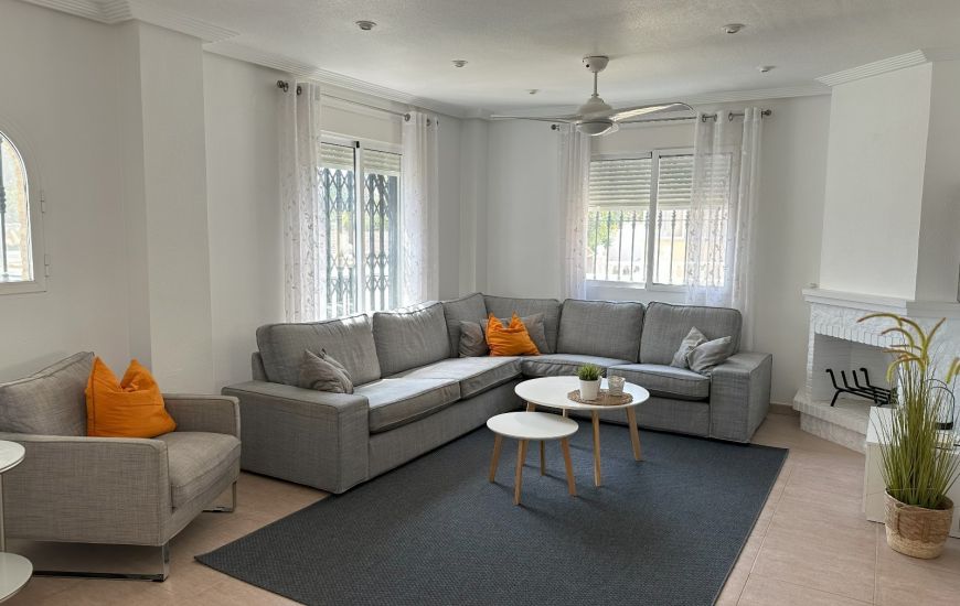 Sale - Villa - El Raso