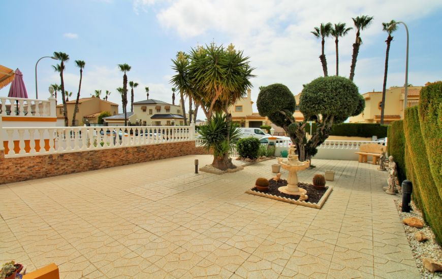 Sale - Villa - Villamartin