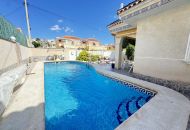 Sale - Villa - Villamartin