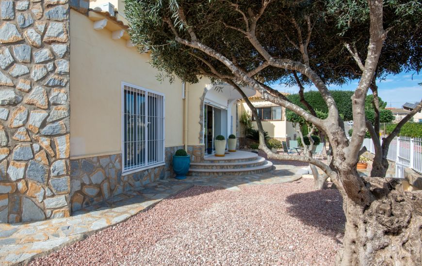 Sale - Villa - Algorfa