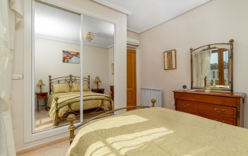 Sale - Villa - Los Altos