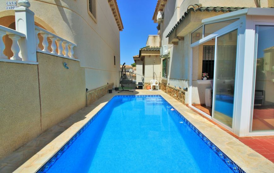 Sale - Villa - Villamartin