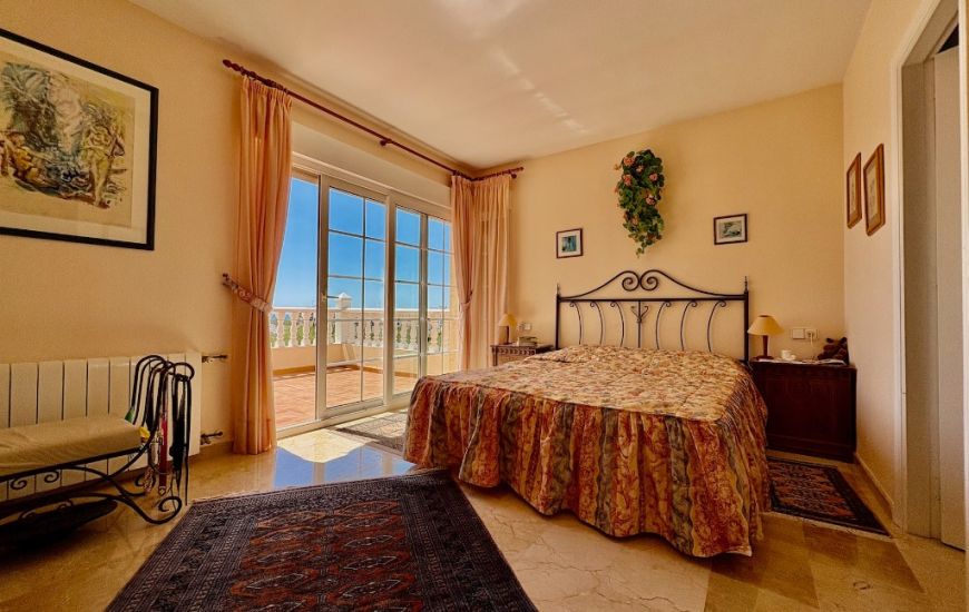 Sale - Villa - Villamartin