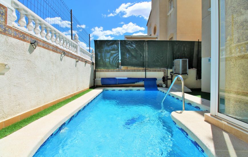 Sale - Villa - Villamartin