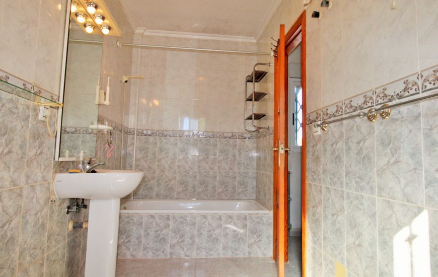 Sale - Rijtjeshuis - Villamartin