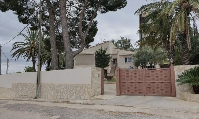 Sale - Villa - Alberic