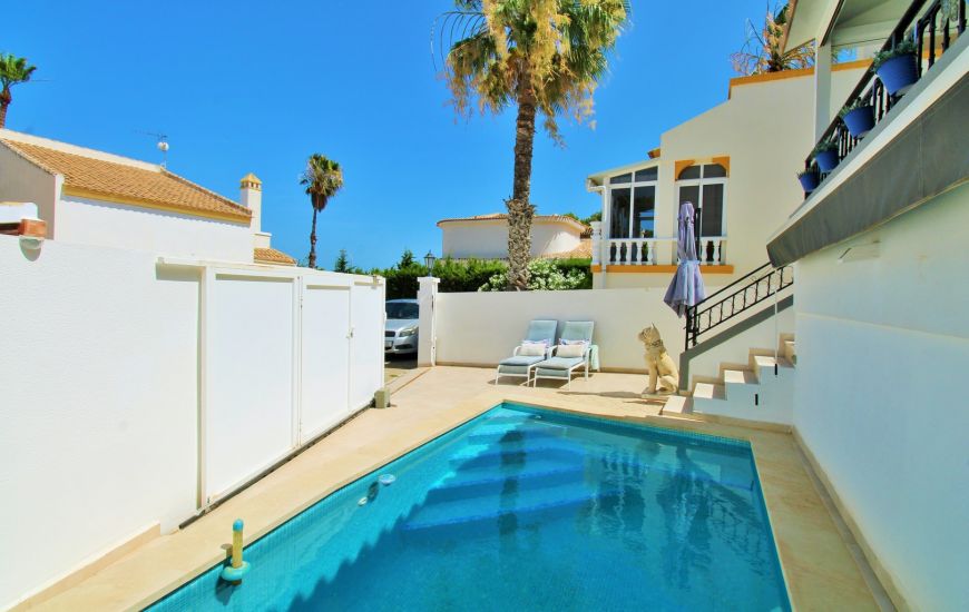 Sale - Villa - Villamartin