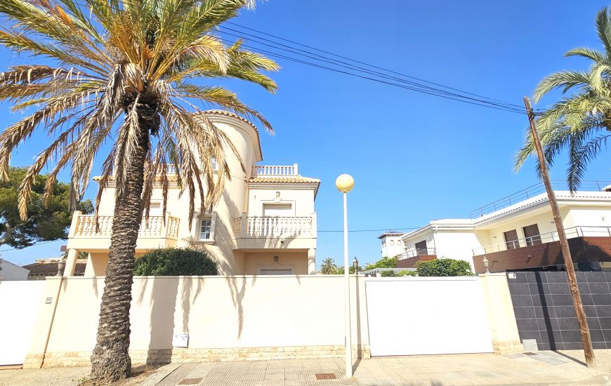 Sale - Villa - Cabo Roig