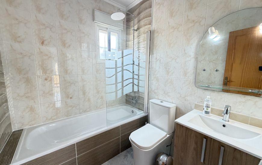 Sale - Villa - Villamartin