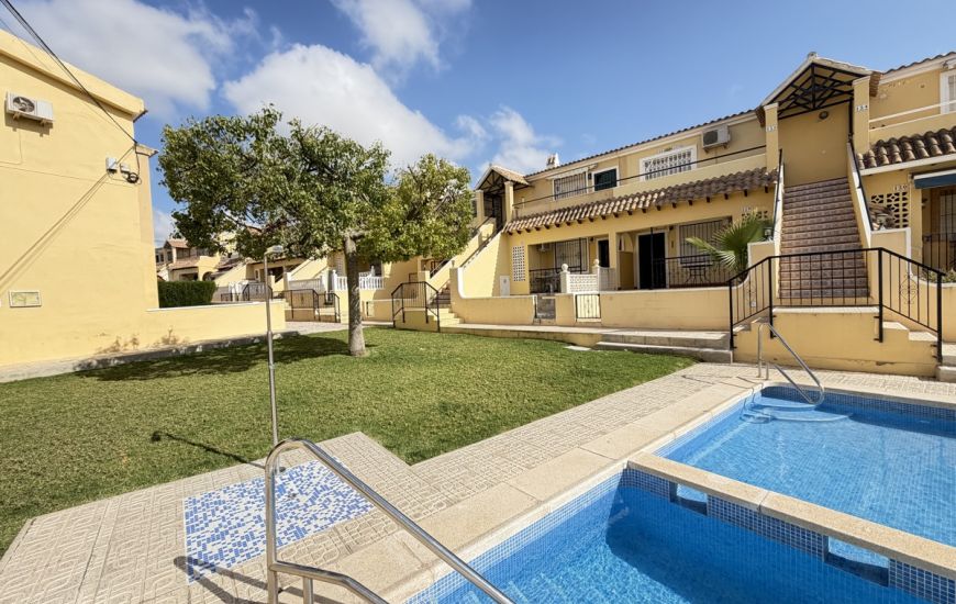 Sale - Apartments - Villamartin