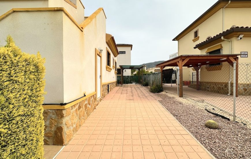 Sale - Villa - Hondón de las Nieves