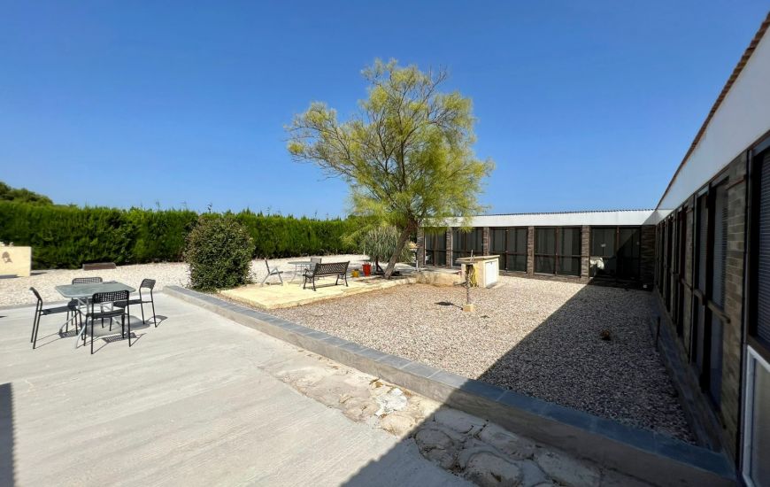 Sale - Villa with annex - Dolores