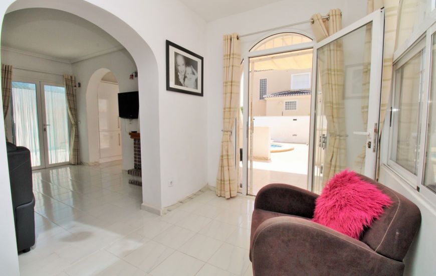 Sale - Villa - Villamartin