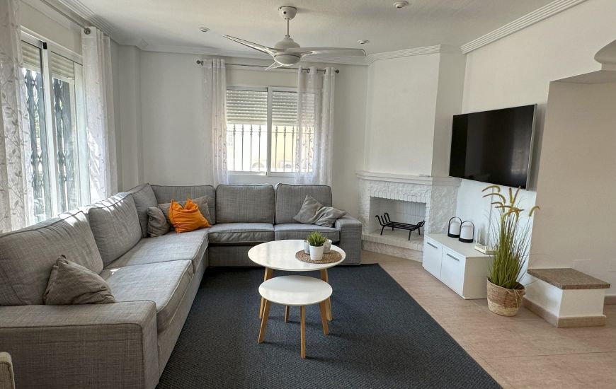 Sale - Villa - El Raso