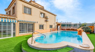 Villa - Sale - Torrevieja - Torrevieja