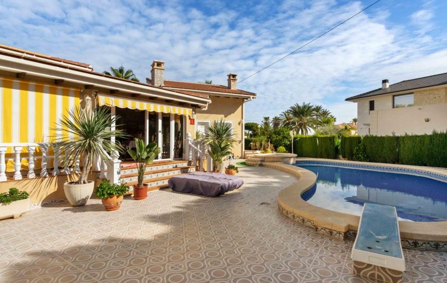 Sale - Villa - Cabo Roig