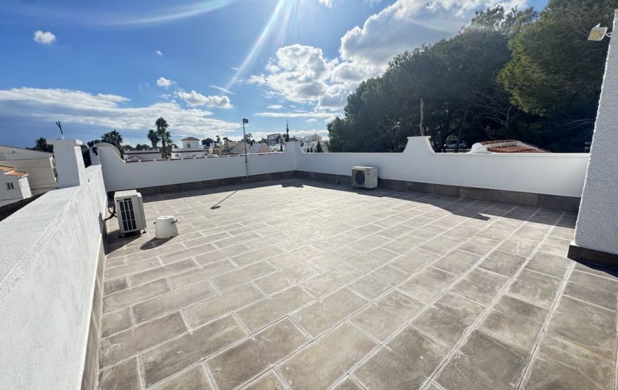 Sale - Villa - Villamartin