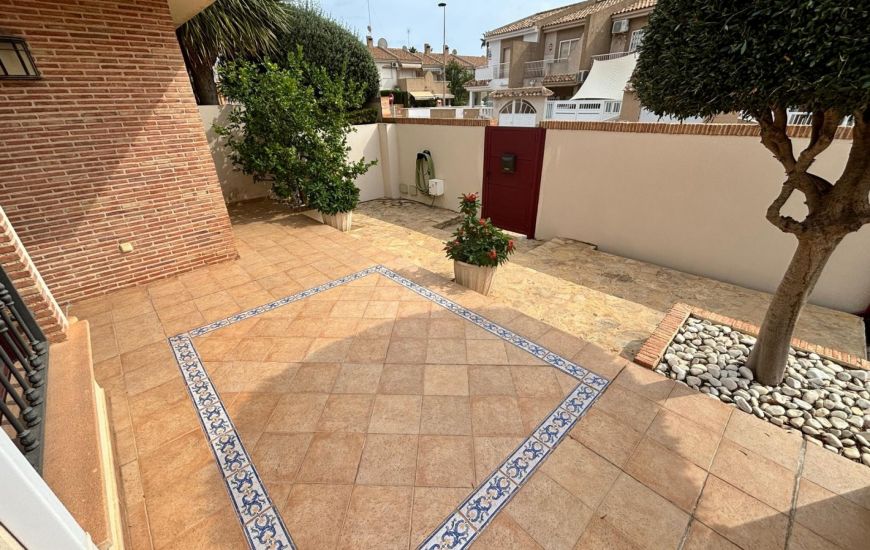 Sale - Villa - Torrevieja Centro