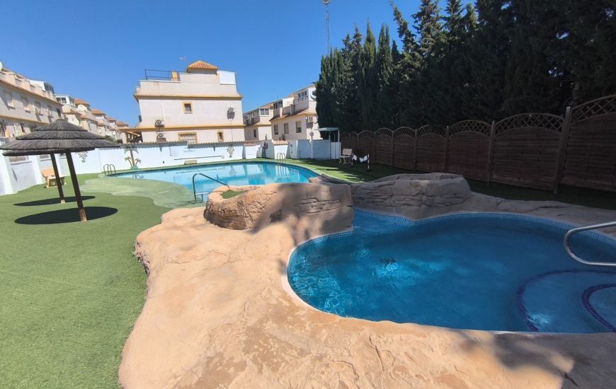 Sale - Rijtjeshuis - Algorfa