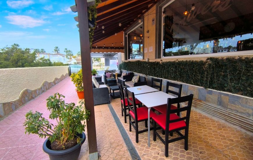 Sale - Commercieel - Villamartin