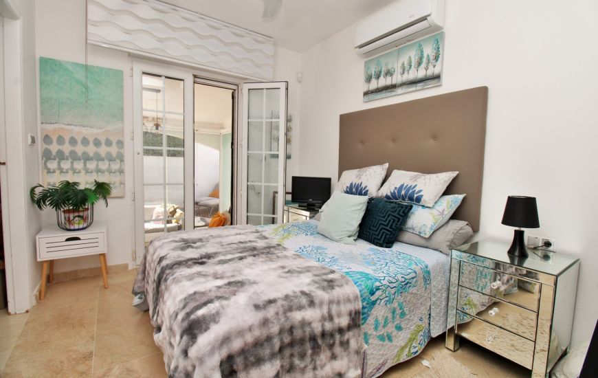 Sale - Villa - Villamartin