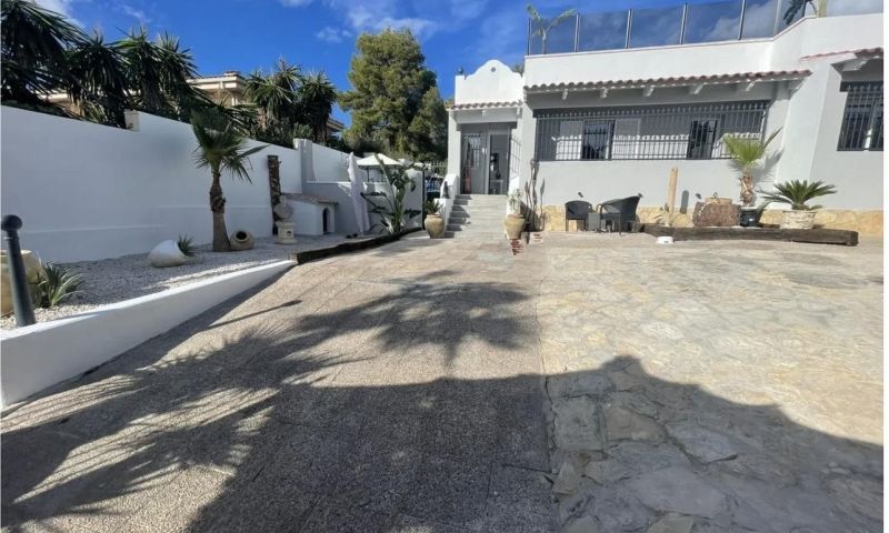 Sale - Villa - La Nucia
