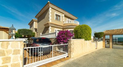 Villa - Sale - Torrevieja - Torrevieja