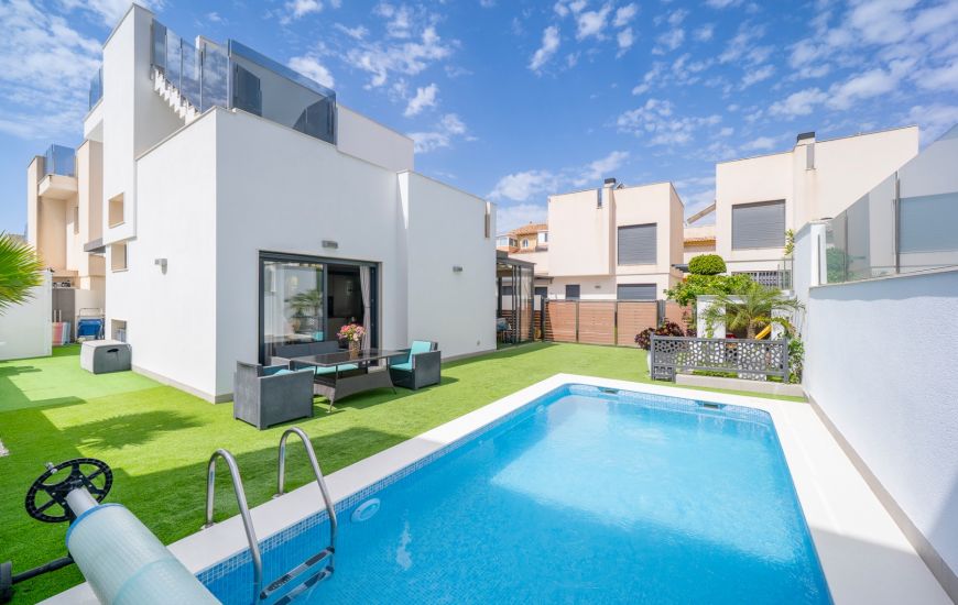 Venta - Villa - Torrevieja