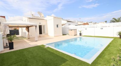 Villa - Sale - Torrevieja - Torrevieja