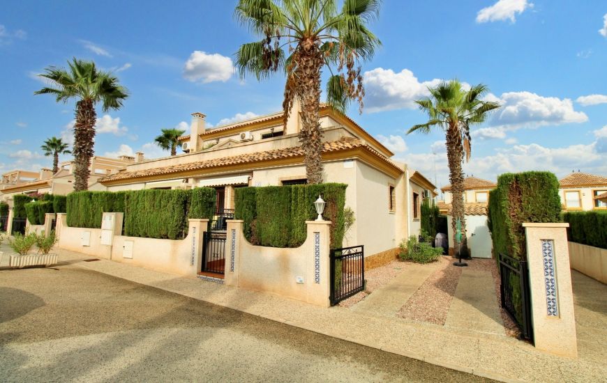 Sale - Rijtjeshuis - Villamartin