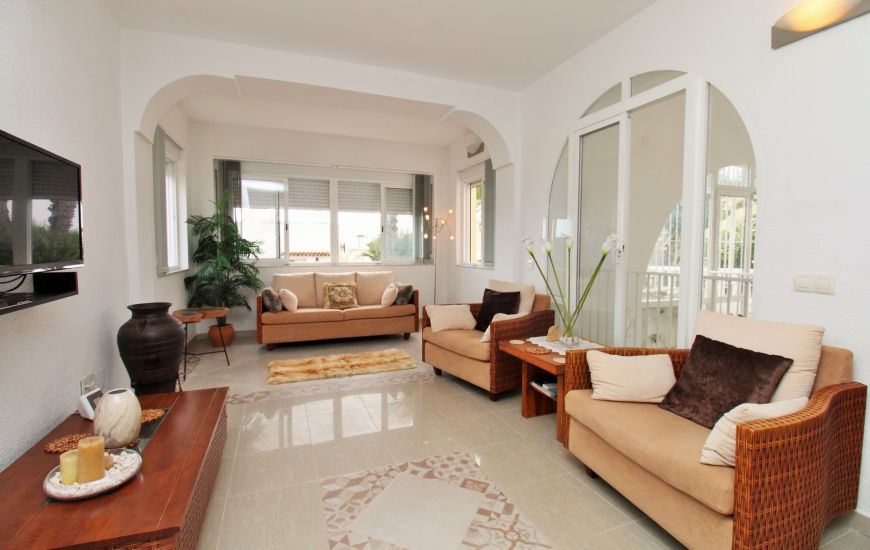Sale - Villa - Villamartin